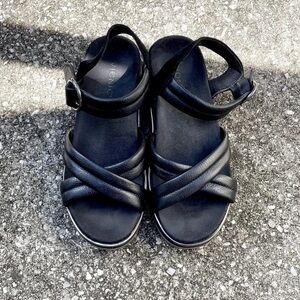 *EUC* VIONIC Reyna Platform Sandals - Womens Sz 8 - Black - Leather Slingback